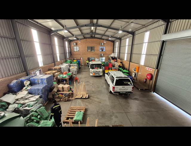 435M² WAREHOUSE TO LET IN ANDERBOLT