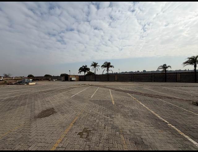 8,000M² INDUSTRIAL YARD TO LET IN COMMERCIA