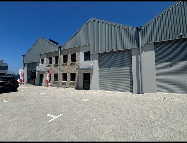 207M² WAREHOUSE TO LET IN FIRGROVE INDUSTRIAL ESTATE