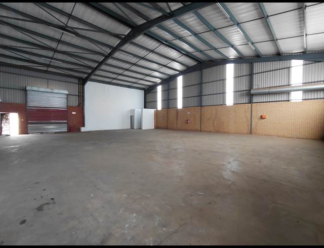 381M² WAREHOUSE TO LET IN CLAYVILLE