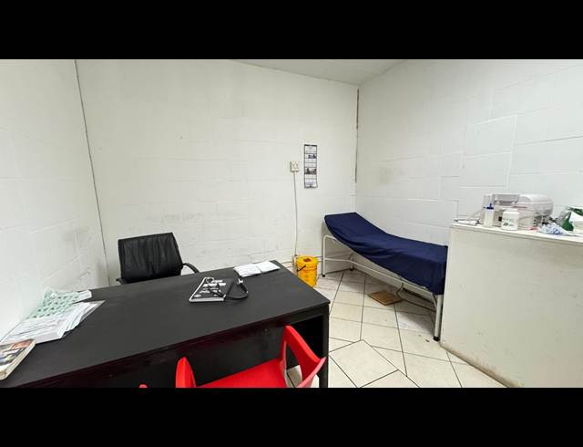 80M² OFFICE TO LET IN LA ROCHELLE