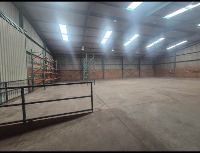 1,846M² WAREHOUSE TO LET IN POMONA