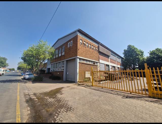 900M² WAREHOUSE TO LET IN BENROSE
