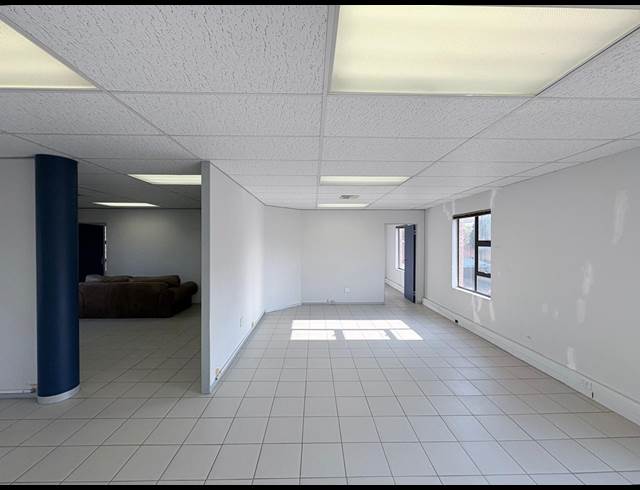 145M² OFFICE TO LET IN FOURWAYS