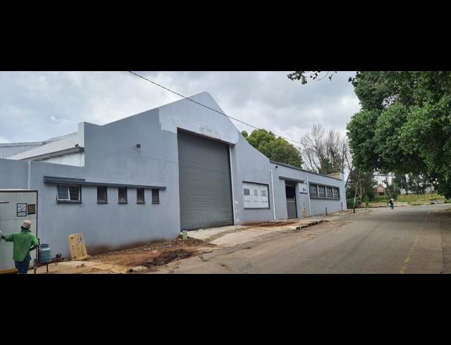 1,600M² WAREHOUSE TO LET IN INDUSTRIA