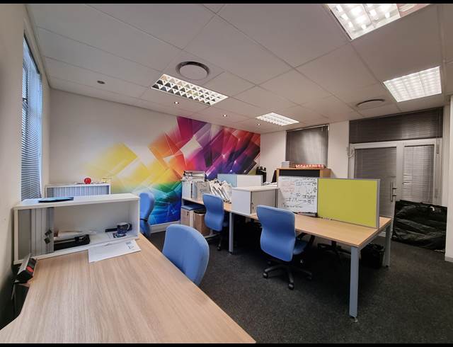 69M² OFFICE TO LET IN CENTURY CITY