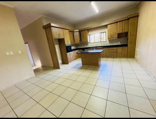 3 BEDROOM PROPERTY TO RENT IN RESERVOIR HILLS