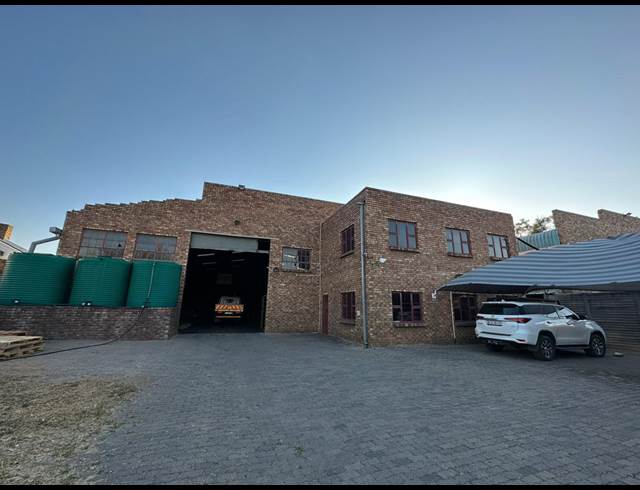 872M² WAREHOUSE TO LET IN KYA SANDS