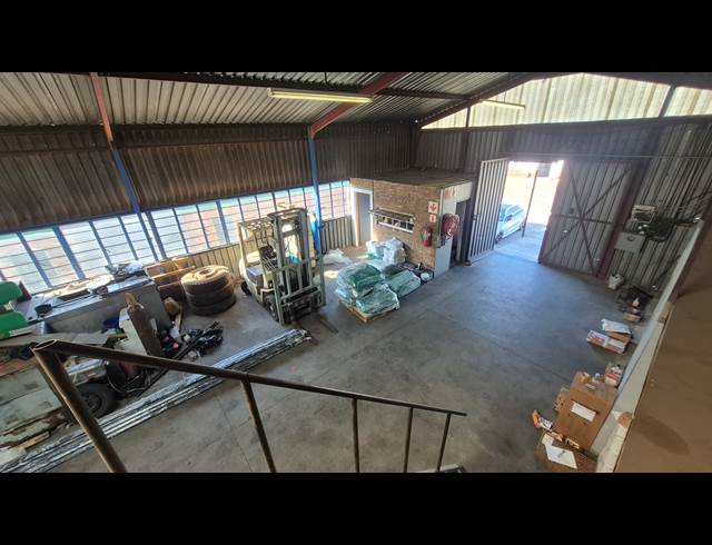 340M² FACTORY TO LET IN ANDERBOLT