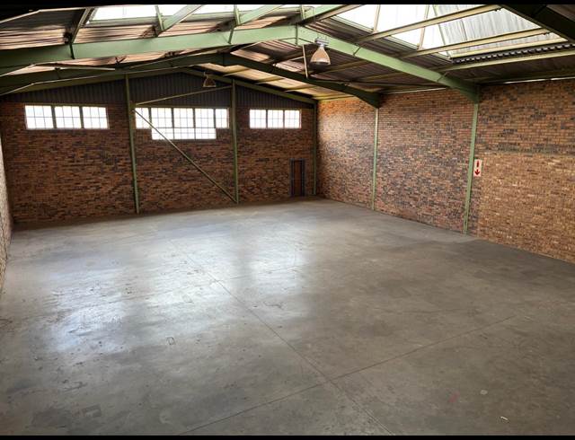 410M² WAREHOUSE TO LET IN PROLECON