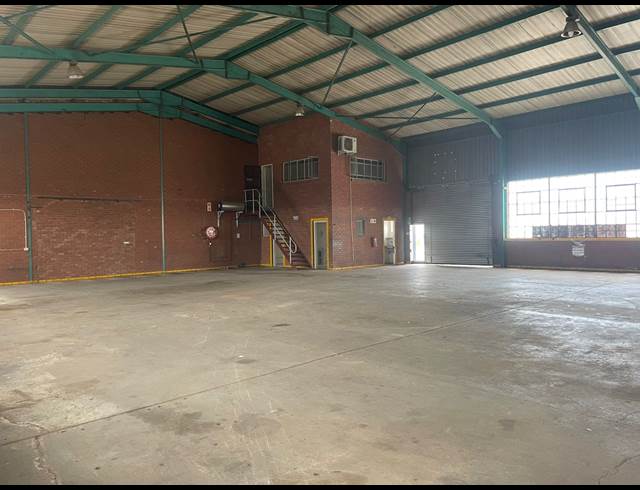 400M² WAREHOUSE TO LET IN KIRKNEY