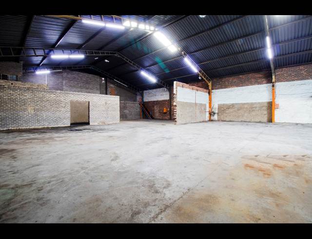 1,500M² INDUSTRIAL YARD TO LET IN COMMERCIA