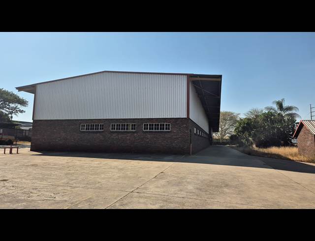 3,204M² WAREHOUSE TO LET IN VINTONIA