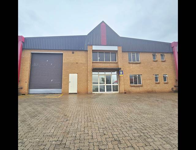 637M² WAREHOUSE TO LET IN KYA SANDS