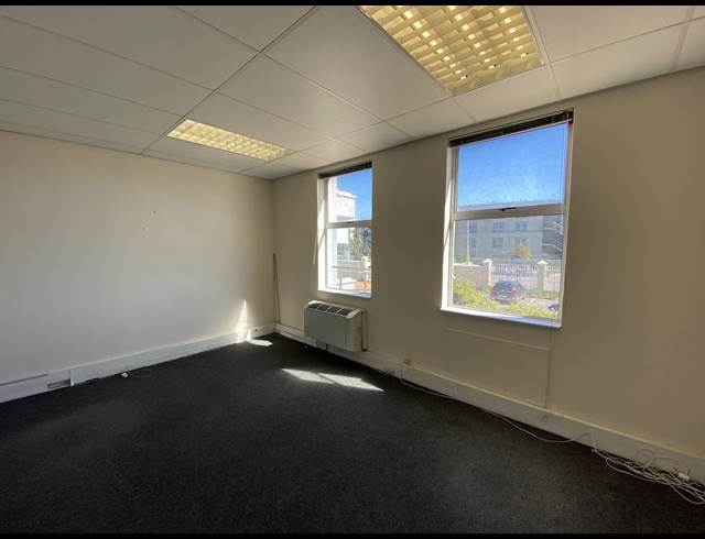 65M² OFFICE TO LET IN LAGOON BEACH