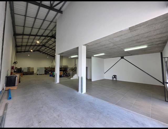 500M² WAREHOUSE TO LET IN FIRGROVE