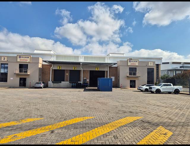 2,494M² WAREHOUSE TO LET IN GOSFORTH PARK