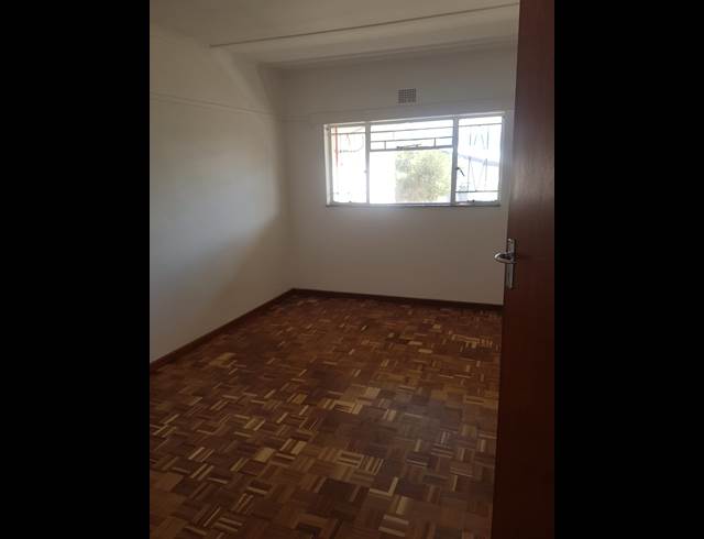 2 bed property to rent in LANGERUG