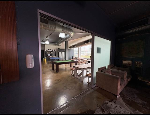 3,200M² OFFICE TO LET IN PAARDEN EILAND
