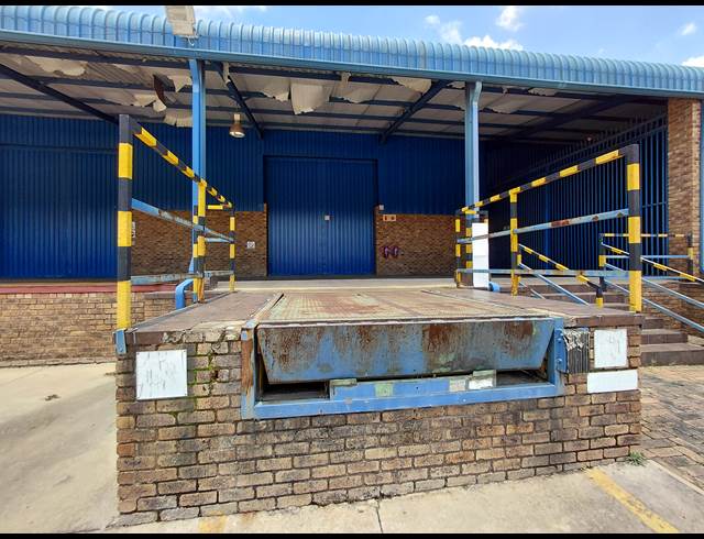 1,848M² WAREHOUSE TO LET IN POMONA
