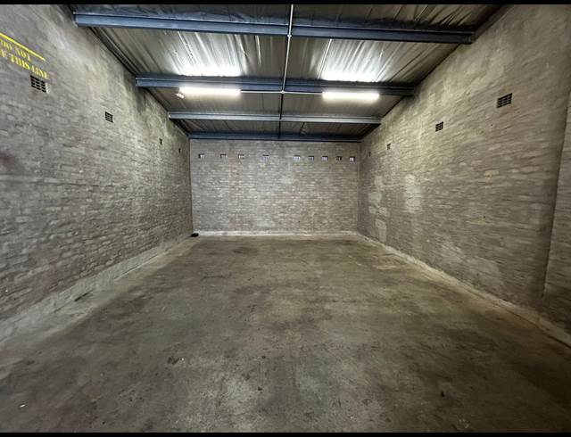 72M² WAREHOUSE TO LET IN EASTGATE