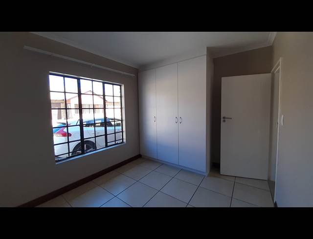 2 BEDROOM PROPERTY TO RENT IN RIVERSDALE