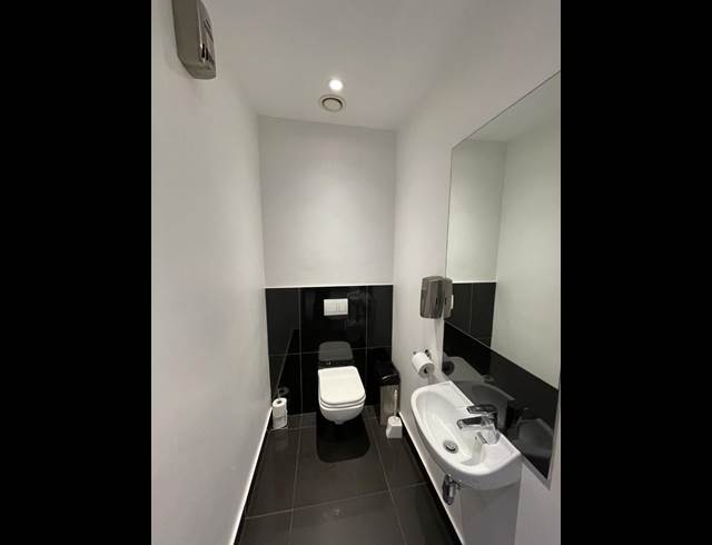 207M² OFFICE TO LET IN GARDENS