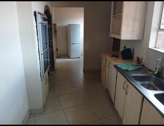 4 bed property to rent in RIDGEWAY