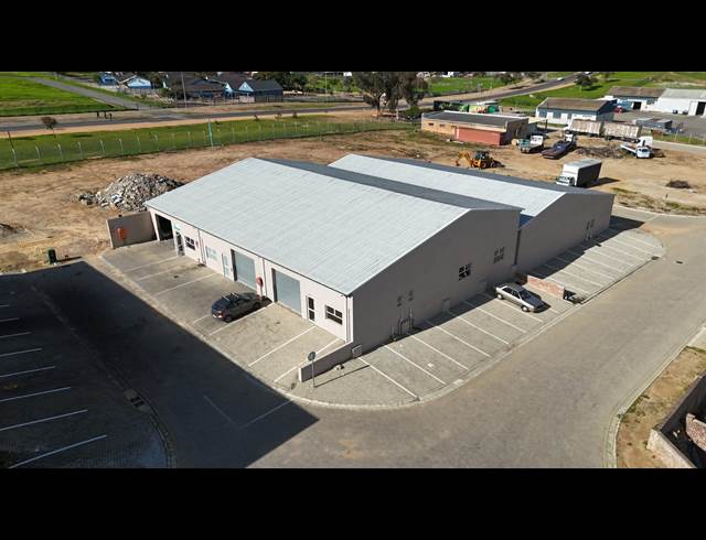 200M² WAREHOUSE TO LET IN WELLINGTON CENTRAL