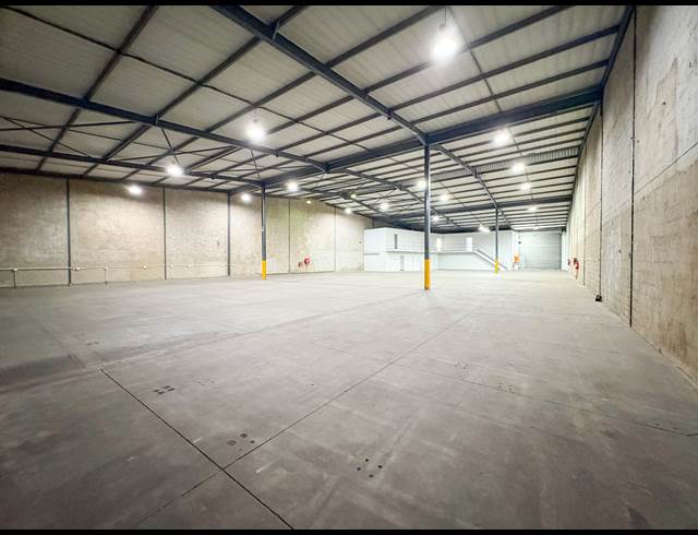 1,500M² WAREHOUSE TO LET IN BRIARDENE