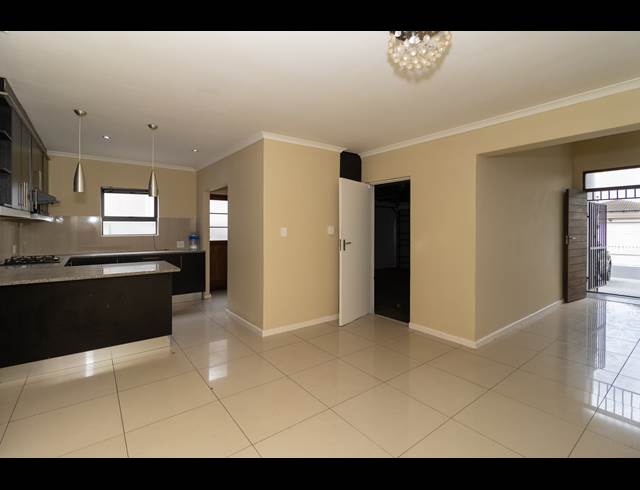 3 BEDROOM HOUSE TO LET IN PARKLANDS NORTH