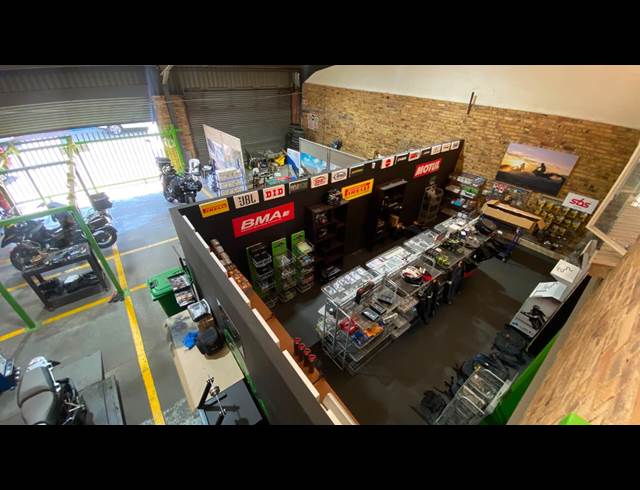 267M² WAREHOUSE TO LET IN HENNOPSPARK INDUSTRIAL