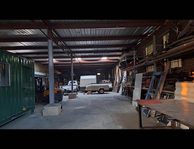810M² WAREHOUSE TO LET IN VINTONIA