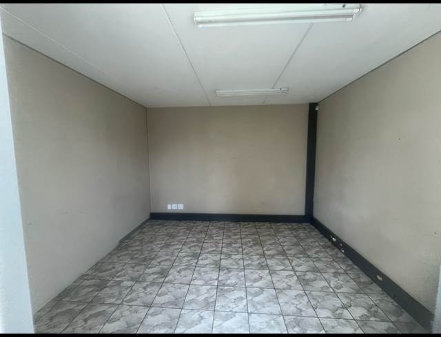 400M² OFFICE TO LET IN ORMONDE