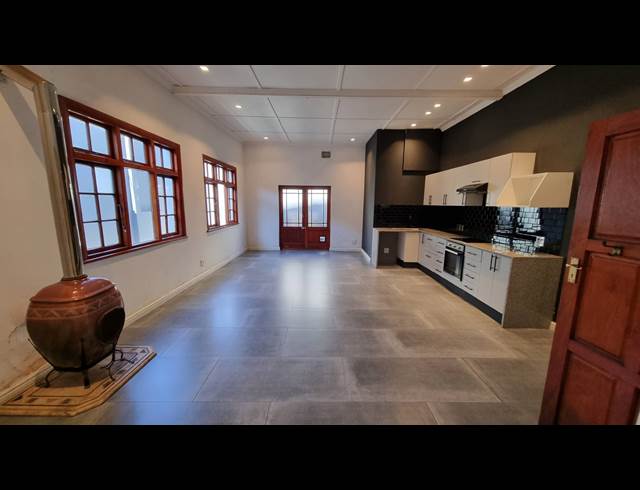 365M² MINI FACTORY TO LET IN WOODSTOCK
