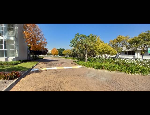 1,612M² OFFICE TO LET IN WOODMEAD