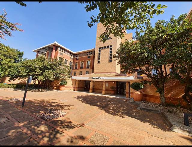 27M² OFFICE TO LET IN HATFIELD
