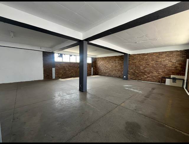 261M² WAREHOUSE TO LET IN EASTLEIGH
