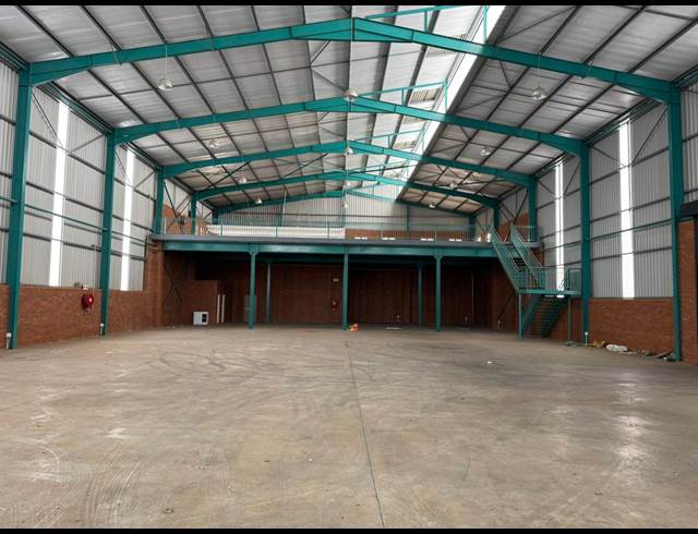 1,454M² WAREHOUSE TO LET IN ORMONDE