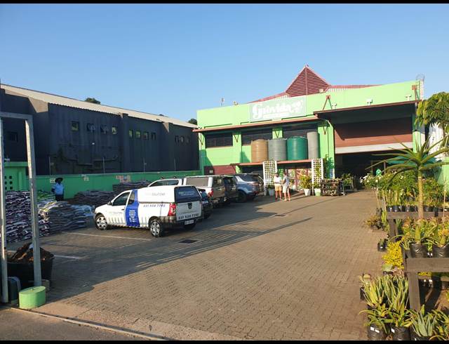 859M² WAREHOUSE TO LET IN BRIARDENE