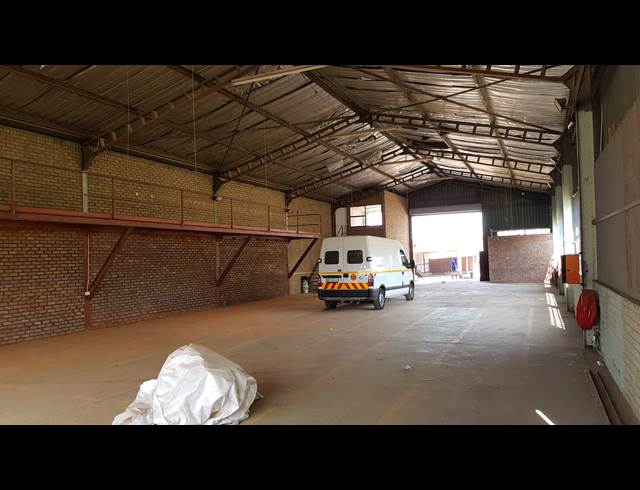 500M² FACTORY TO LET IN ANDERBOLT