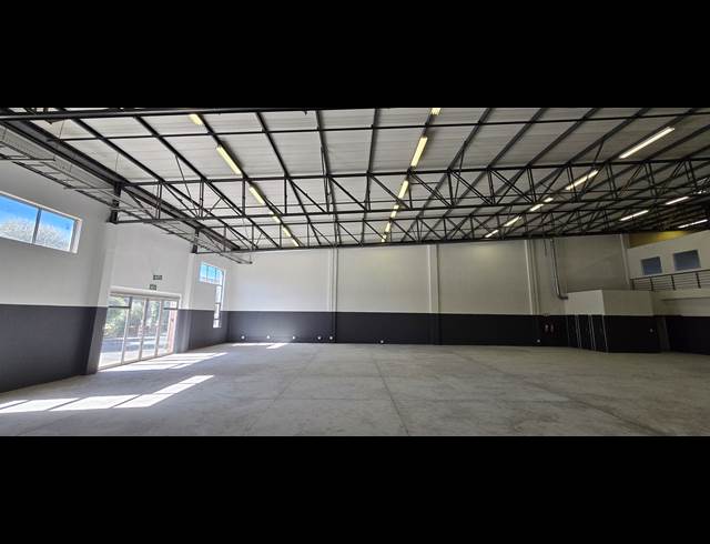 679M² WAREHOUSE TO LET IN LASER PARK