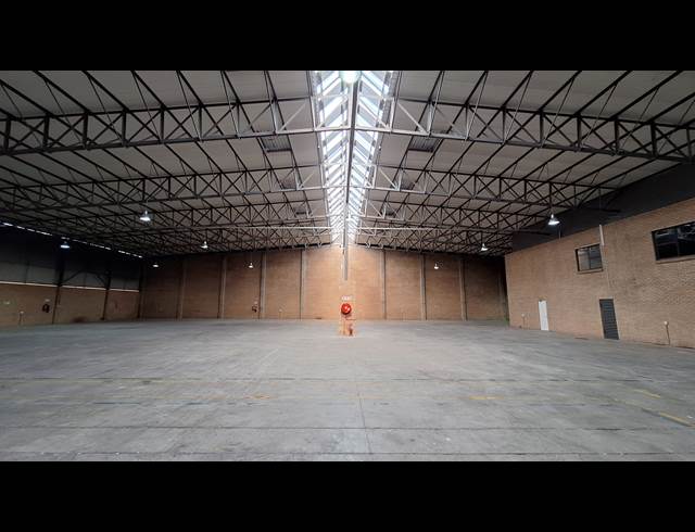 2,418M² WAREHOUSE TO LET IN NORTH RIDING