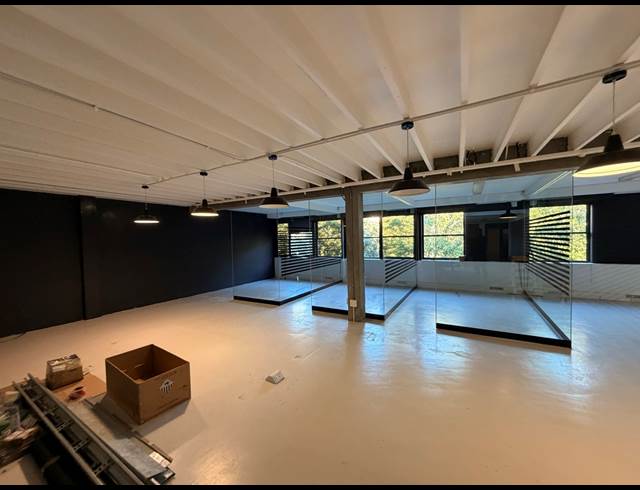 388M² OFFICE TO LET IN GARDENS