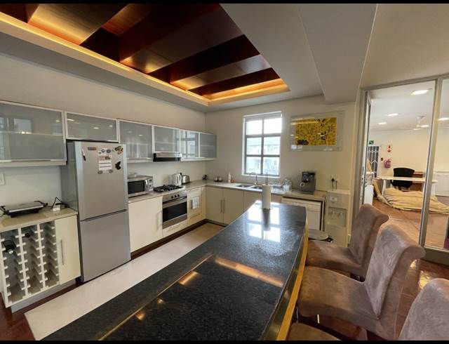 827M² OFFICE TO LET IN GARDENS