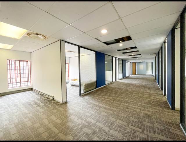 350M² OFFICE TO LET IN WESTVILLE