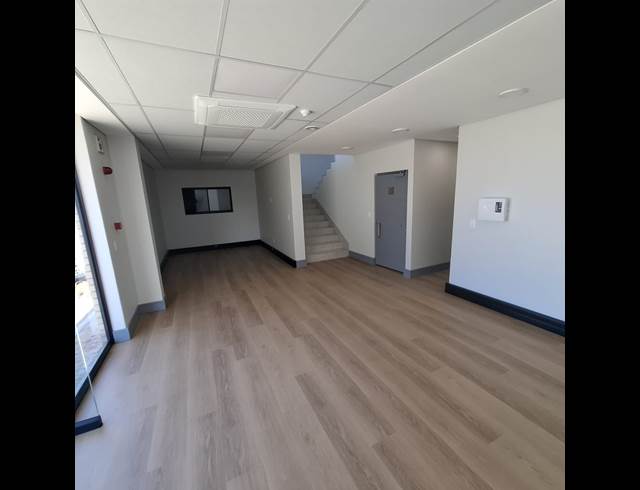 428M² WAREHOUSE TO LET IN STIKLAND INDUSTRIAL
