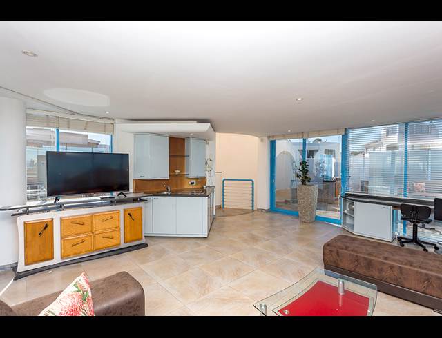4 BEDROOM HOUSE TO LET IN BLOUBERGSTRAND