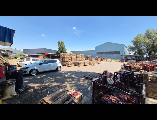250M² INDUSTRIAL YARD TO LET IN APEX