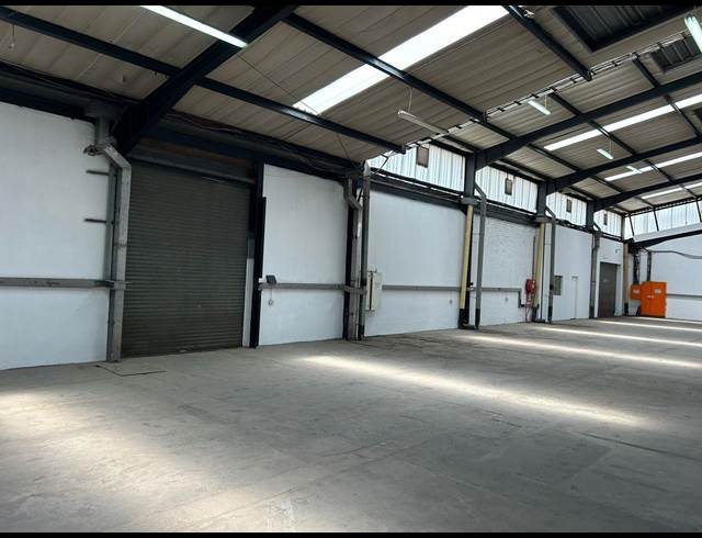 1,146M² WAREHOUSE TO LET IN ANDERBOLT